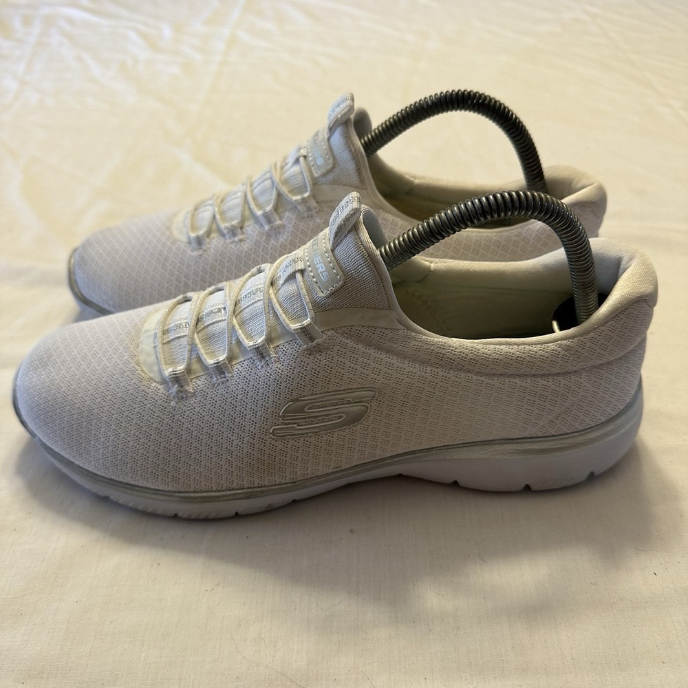 Skechers Womens Summits 12980 White Running Shoes Sneakers Size 9